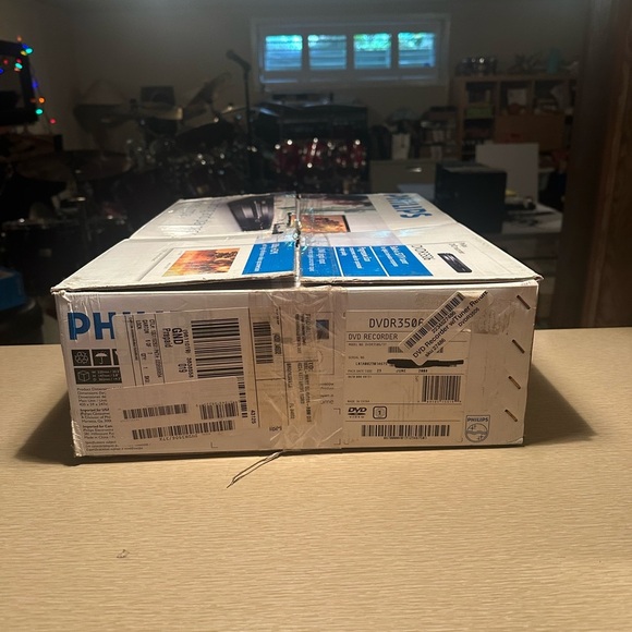 Philips DVD Recorder / Player DVDR3506/37 w/ HDMI Cable And Remote New In Box - Picture 5 of 6